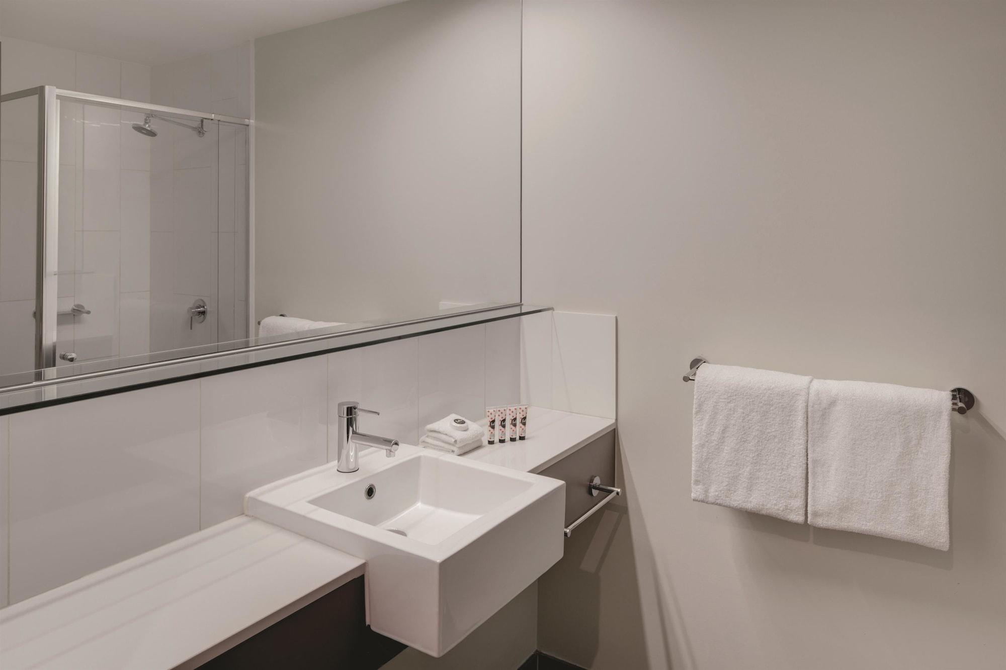 Travelodge Hotel Melbourne Docklands Kültér fotó
